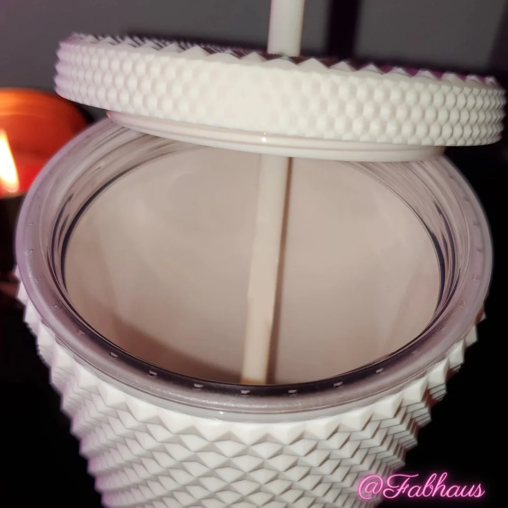 ☁️ Starbucks ☁️ Studded Matte White Venti Cold Tumbler - China Release 2022 - Picture 3 of 9